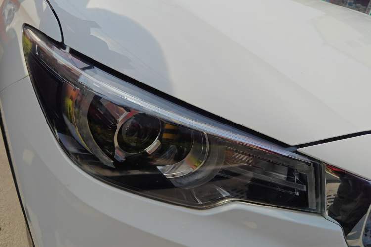 Used MG ZS 2017 1.5L Automatic Luxury Edition Right Front Headlight
