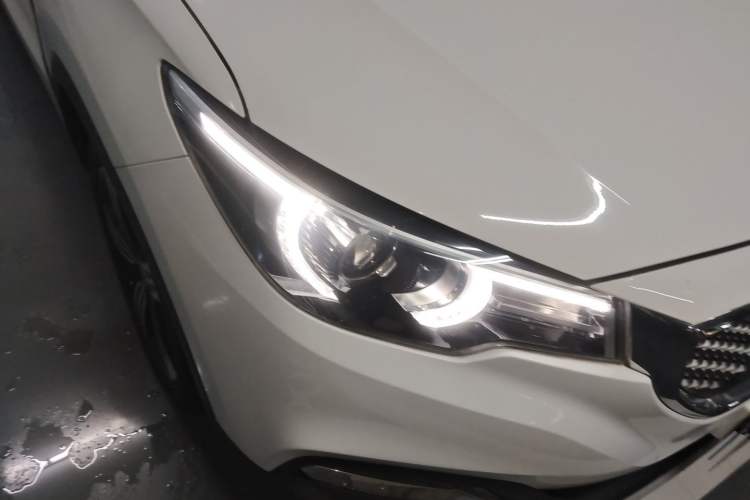 Used MG ZS 2017 1.5L Automatic Luxury Internet Edition Right Front Headlight