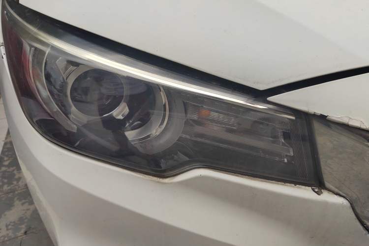 Used MG ZS 2017 1.5L Manual Luxury Edition Right Front Headlight