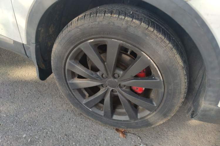 Used MG ZS 2017 1.5L Automatic Elite Edition Right Front Wheel Hub