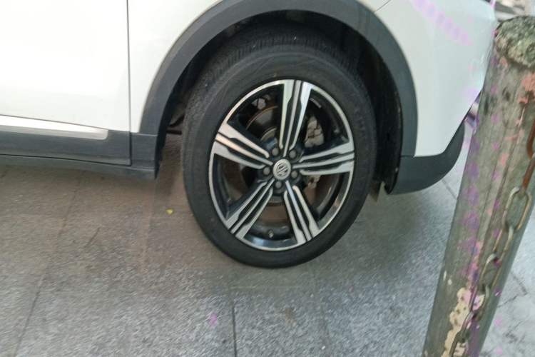 Used MG ZS 2017 1.5L Automatic Luxury Internet Edition Right Front Wheel Hub