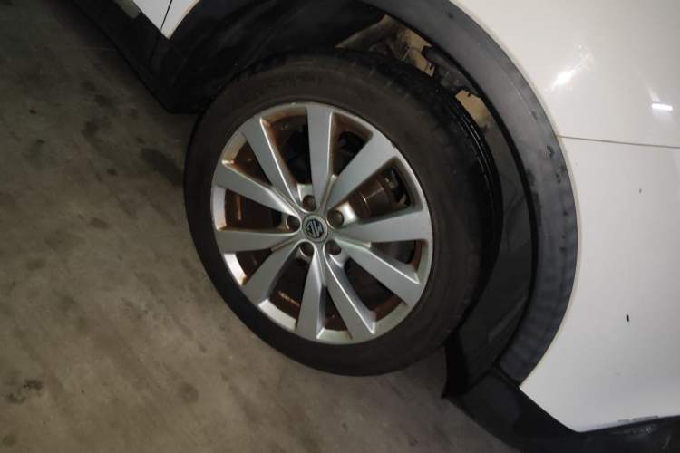 Used MG ZS 2017 1.5L Automatic Luxury Edition Right Front Wheel Hub