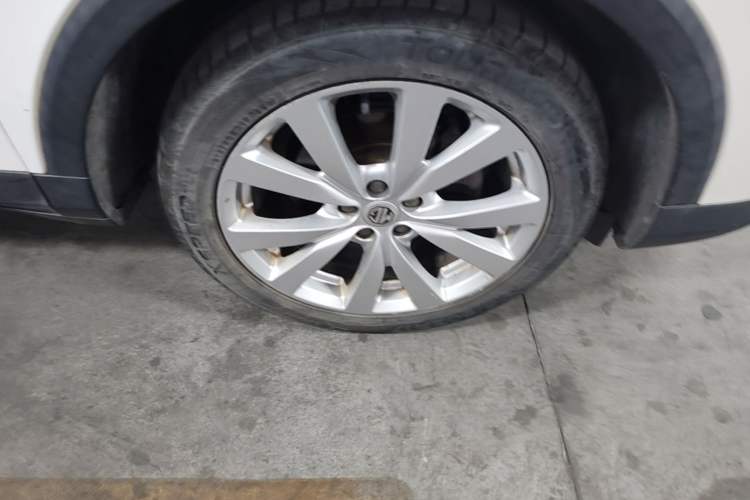 Used MG ZS 2017 1.5L Automatic Luxury Edition Right Front Wheel Hub
