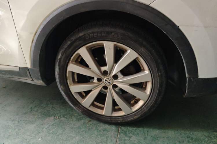 Used MG ZS 2017 1.5L Automatic Luxury Edition Right Front Wheel Hub