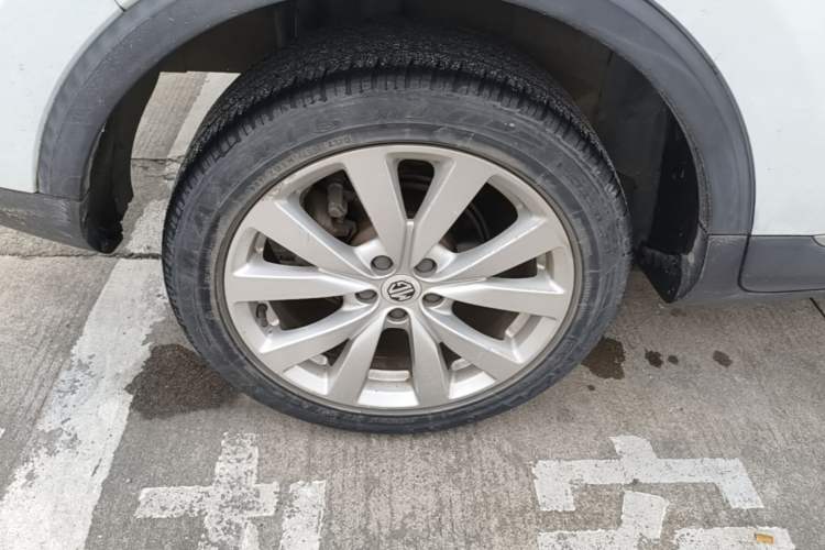 Used MG ZS 2017 1.5L Manual Luxury Edition Right Rear Wheel Hub