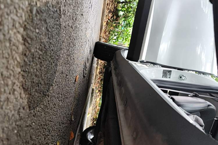 Used MG ZS 2017 1.5L Manual Elite Edition Right Side Sill