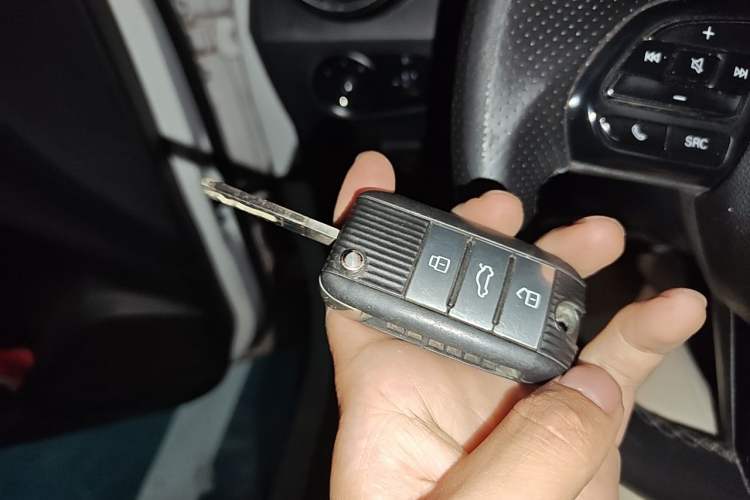 Used MG ZS 2017 1.5L Manual Comfort Edition Vehicle Key