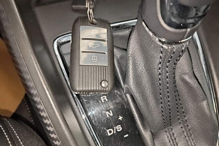 Used MG ZS 2017 1.5L Automatic Luxury Internet Edition Vehicle Key