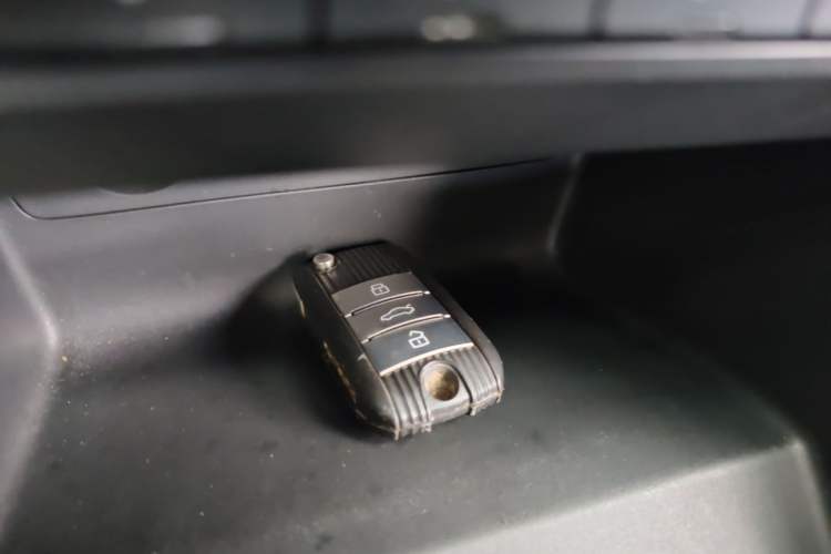 Used MG ZS 2017 16T Automatic Flagship Internet Edition Vehicle Key