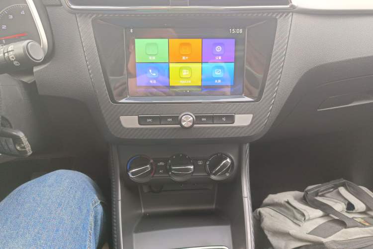 Used MG ZS 2018 1.5L Manual Luxury Version China V Standard Audio And AC Panel