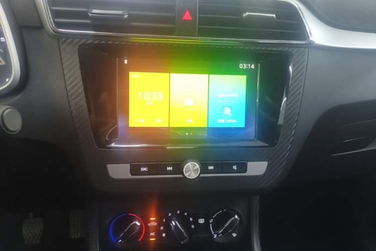 Used MG ZS 2018 1.5L Manual Comfort Edition China V Standard Audio And AC Panel