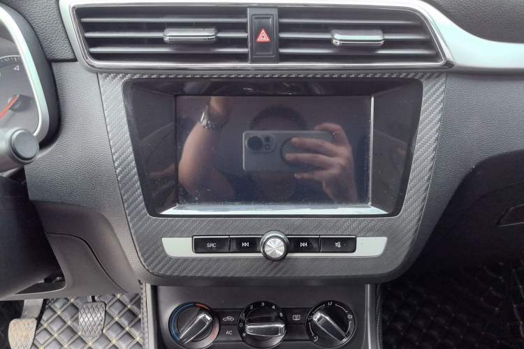 Used MG ZS 2018 1.5L Manual Comfort Edition China V Standard Audio And AC Panel