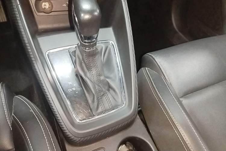 Used MG ZS 2018 1.5L Automatic Luxury Edition China V Standard Gear Lever