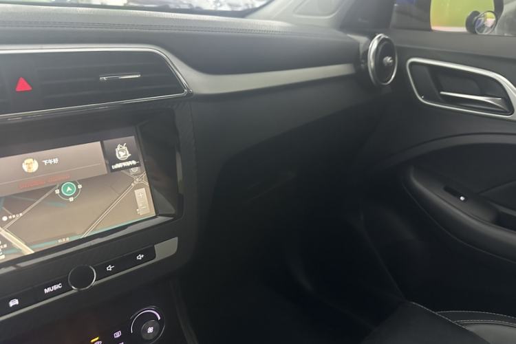 Used MG ZS 2018 1.5L Automatic Luxury Internet Edition China V Standard Interior 3