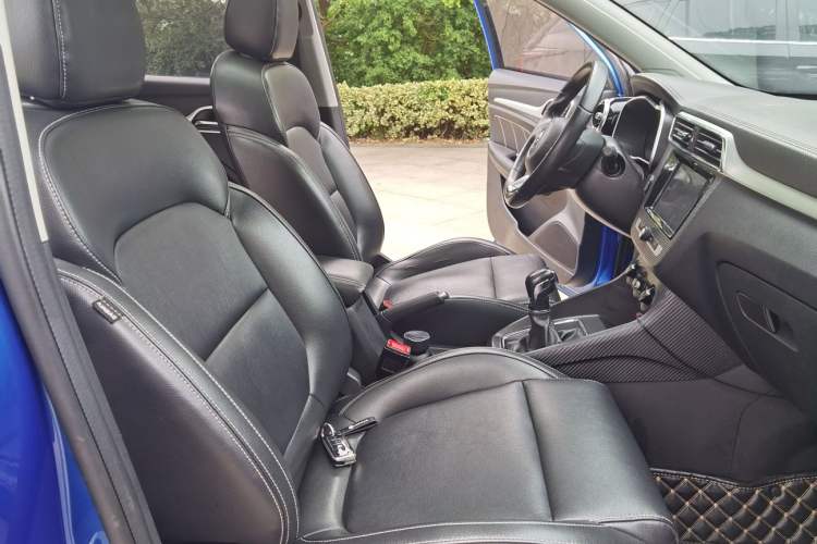 Used MG ZS 2018 1.5L Automatic Luxury Edition China V Standard Interior 5