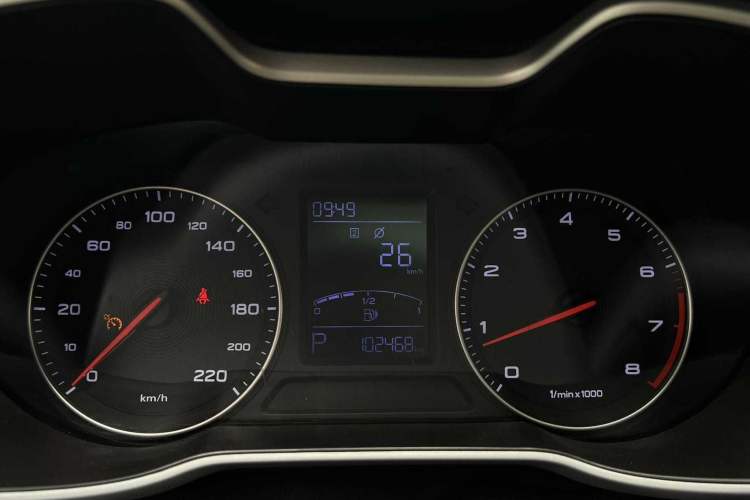 Used MG ZS 2018 1.5L Automatic Luxury Edition China V Standard Odometer Close Up