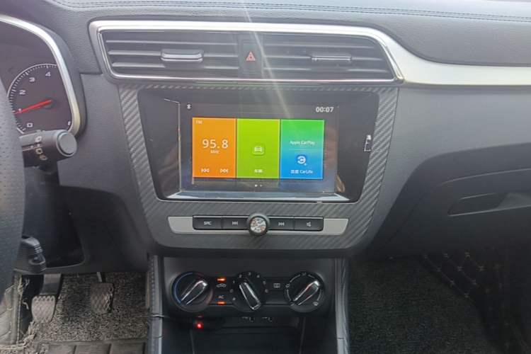 Used MG ZS 2018 1.5L Manual Comfort Edition China V Standard Audio And AC Panel