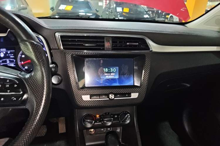 Used MG ZS 2018 1.5L Automatic Elite Edition China V Standard Audio And AC Panel