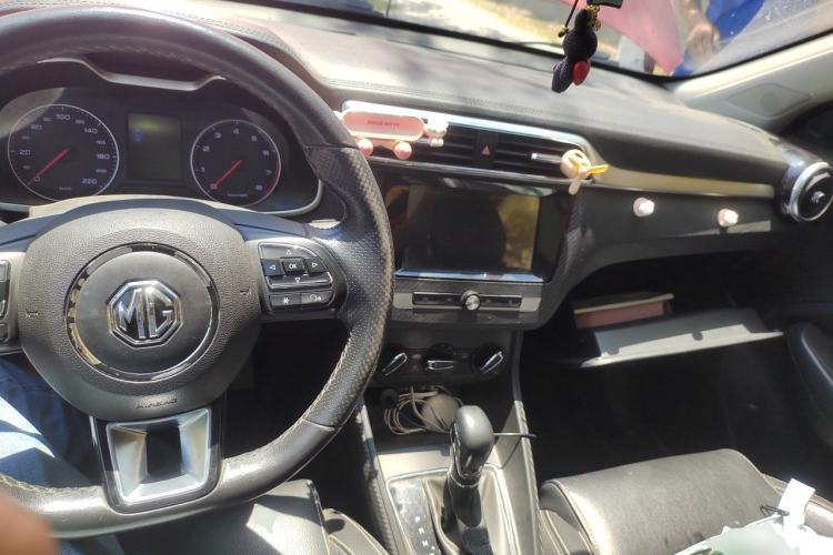 Used MG ZS 2018 1.5L Automatic Luxury Edition China V Standard Center Console