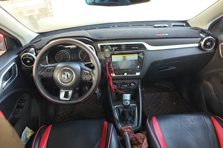Used MG ZS 2018 1.5L Manual 65-inch Giant-Screen Sunroof Version China V Standard Center Console