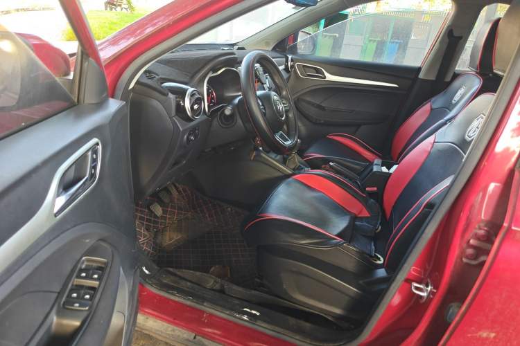 Used MG ZS 2018 1.5L Manual 65-inch Giant-Screen Sunroof Version China V Standard Driver Seat