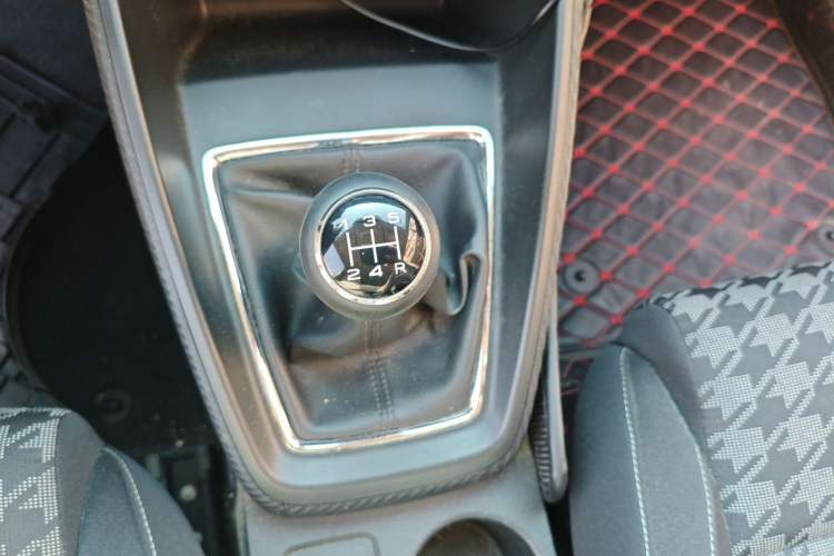 Used MG ZS 2018 1.5L Manual Comfort Edition China V Standard Gear Lever