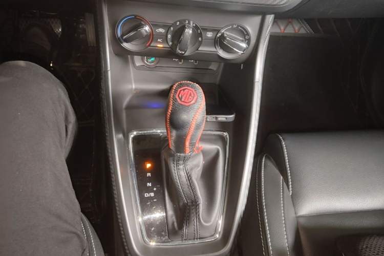 Used MG ZS 2018 1.5L Automatic Luxury Edition China V Standard Gear Lever