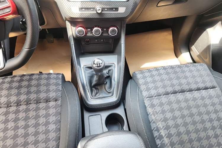 Used MG ZS 2018 1.5L Manual Comfort Edition China V Standard Gear Lever