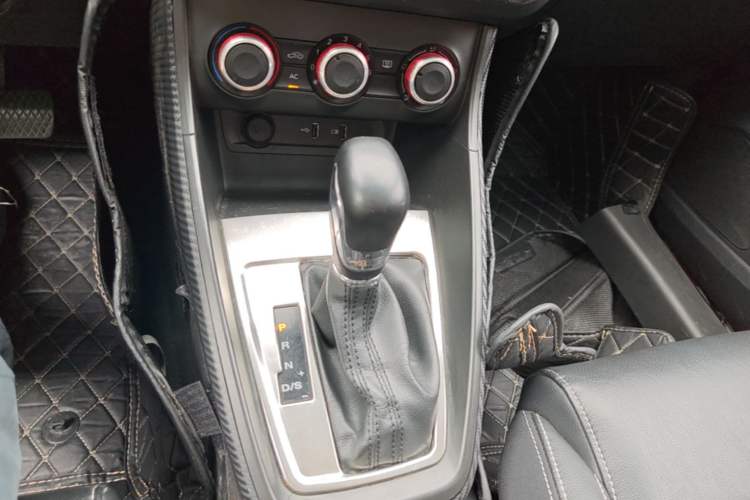 Used MG ZS 2018 1.5L Automatic Luxury Edition China V Standard Gear Lever