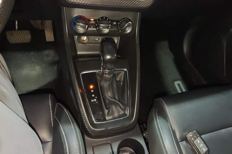 Used MG ZS 2018 1.5L Automatic Elite Edition China V Standard Gear Lever