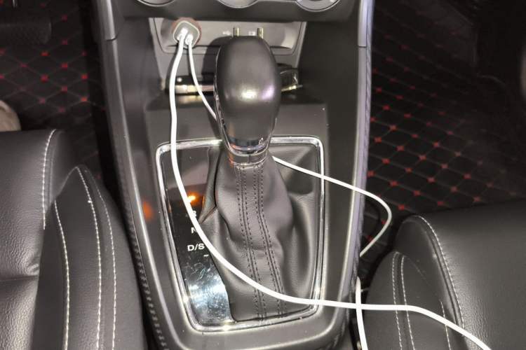 Used MG ZS 2018 1.5L Automatic Luxury Edition China V Standard Gear Lever