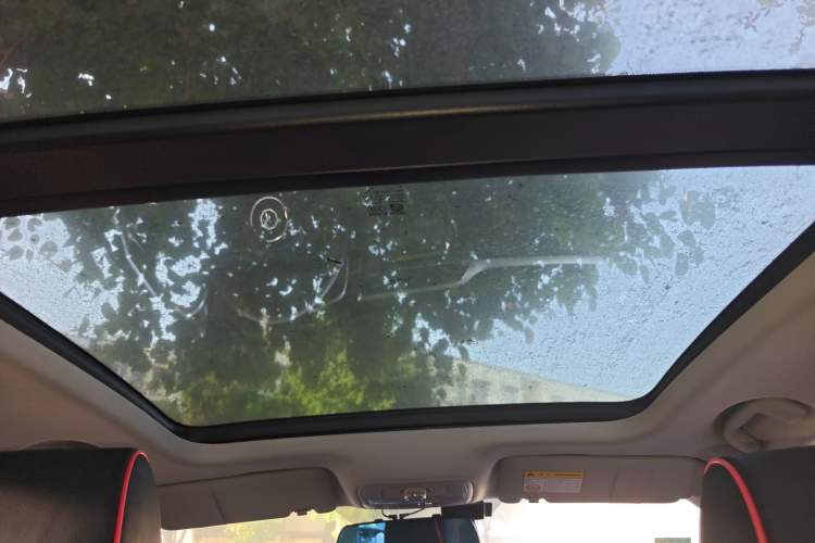 Used MG ZS 2018 1.5L Manual 65-inch Giant-Screen Sunroof Version China V Standard Headliner