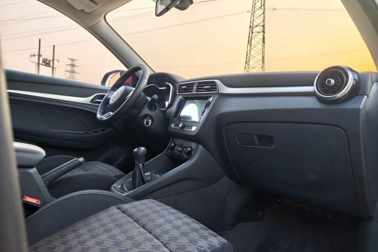 Used MG ZS 2018 1.5L Manual Comfort Edition China V Standard Interior 2