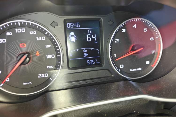 Used MG ZS 2018 1.5L Manual 65-inch Giant-Screen Sunroof Version China V Standard Odometer Close Up