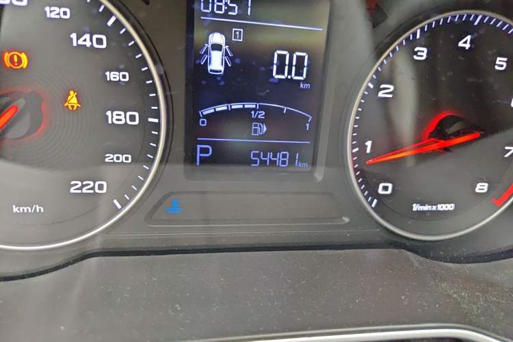 Used MG ZS 2018 1.5L Automatic Luxury Edition China V Standard Odometer Close Up