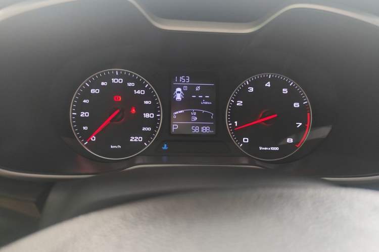Used MG ZS 2018 1.5L Automatic Luxury Edition China V Standard Odometer Close Up