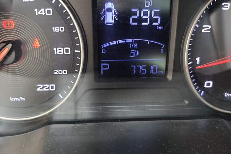 Used MG ZS 2018 1.5L Automatic Luxury Edition China V Standard Odometer Close Up