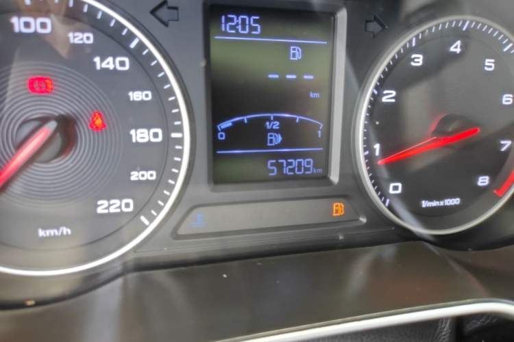 Used MG ZS 2018 1.5L Manual Luxury Version China V Standard Odometer Close Up