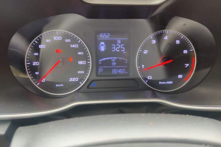 Used MG ZS 2018 1.5L Automatic Luxury Edition China V Standard Odometer Close Up