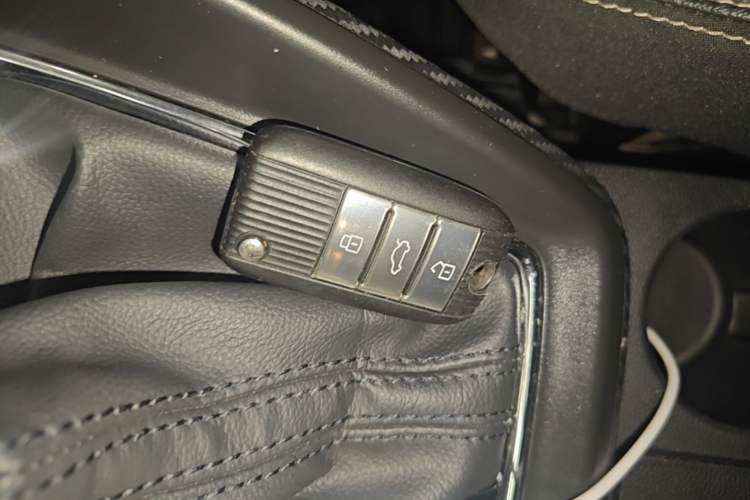 Used MG ZS 2018 1.5L Automatic Luxury Edition China V Standard Vehicle Key