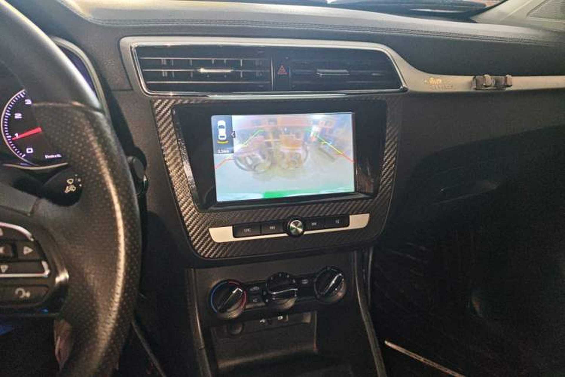 Used MG ZS 2018 1.5L Automatic Luxury Edition China V Standard Audio And AC Panel