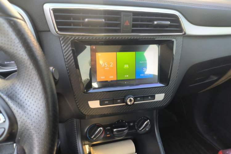 Used MG ZS 2018 1.5L Automatic Luxury Edition China V Standard Audio And AC Panel
