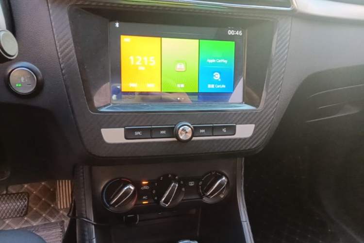 Used MG ZS 2018 1.5L Automatic Luxury Edition China V Standard Audio And AC Panel