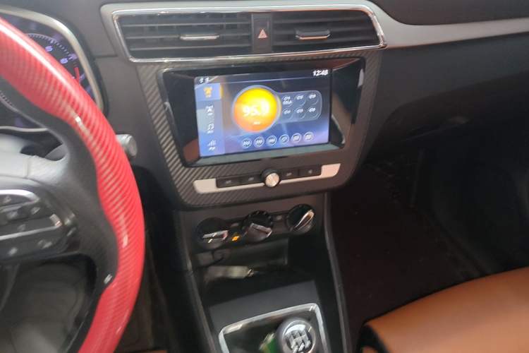Used MG ZS 2018 1.5L Manual Comfort Edition China V Standard Audio And AC Panel