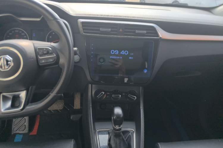 Used MG ZS 2018 1.5L Automatic Luxury Edition China V Standard Audio And AC Panel