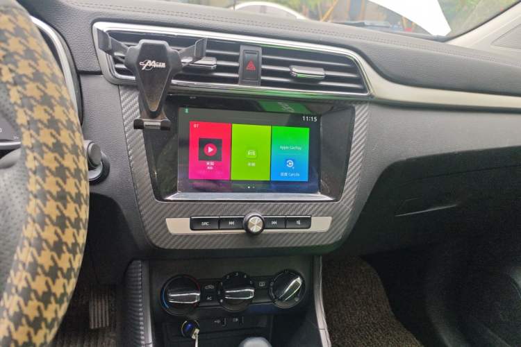 Used MG ZS 2018 1.5L Automatic Luxury Edition China V Standard Audio And AC Panel