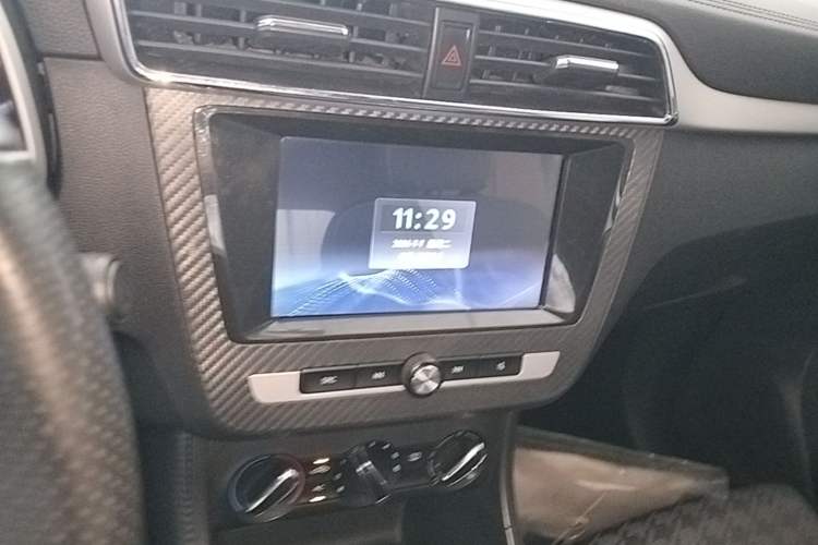 Used MG ZS 2018 1.5L Manual Comfort Edition China V Standard Audio And AC Panel