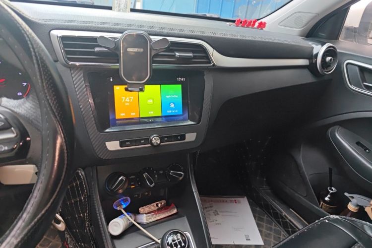Used MG ZS 2018 1.5L Manual Elite Edition China V standard Audio And AC Panel