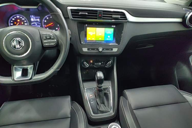 Used MG ZS 2018 1.5L Automatic Luxury Edition China V Standard Audio And AC Panel