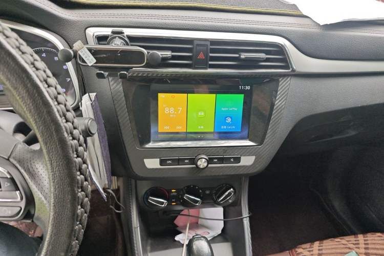 Used MG ZS 2018 1.5L Automatic Luxury Edition China V Standard Audio And AC Panel